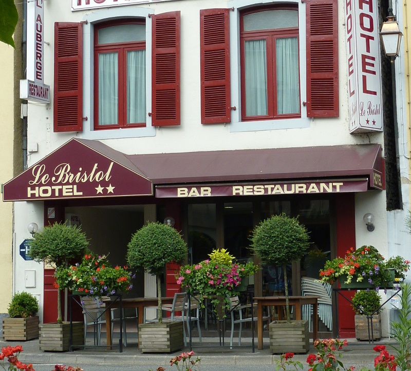 Hôtel 2 étoiles et Bar Restaurant Le Bristol à Oloron-Sainte-Marie en Béarn (64)